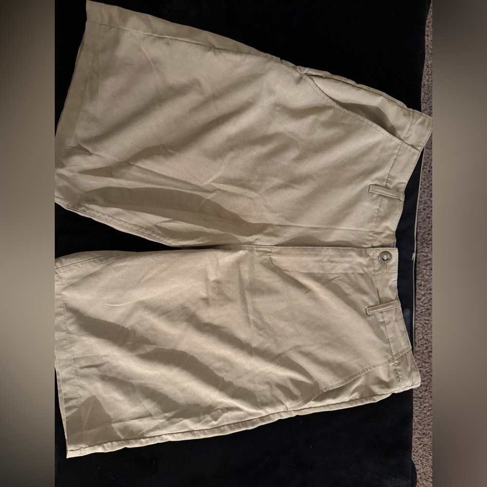 Volcom Khaki Shorts Size 34 – Casual/Skate/Streetwear